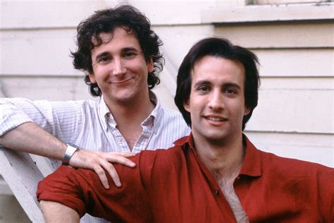  Perfect Strangers: Un dolce caos familiare con Mark Linn-Baker e Bronson Pinchot che vi conquisterà al primo sguardo!